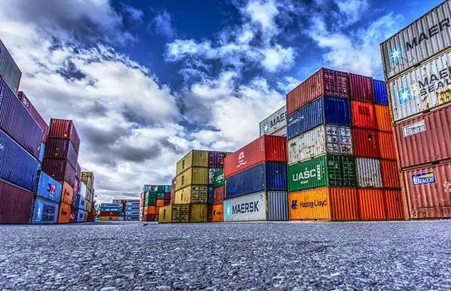 海运变局：集装箱运输继续走低，油轮运输却火了